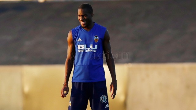 Kondogbia y Garay vuelven a una lista en la que se cae Diakhaby por decisión técnica