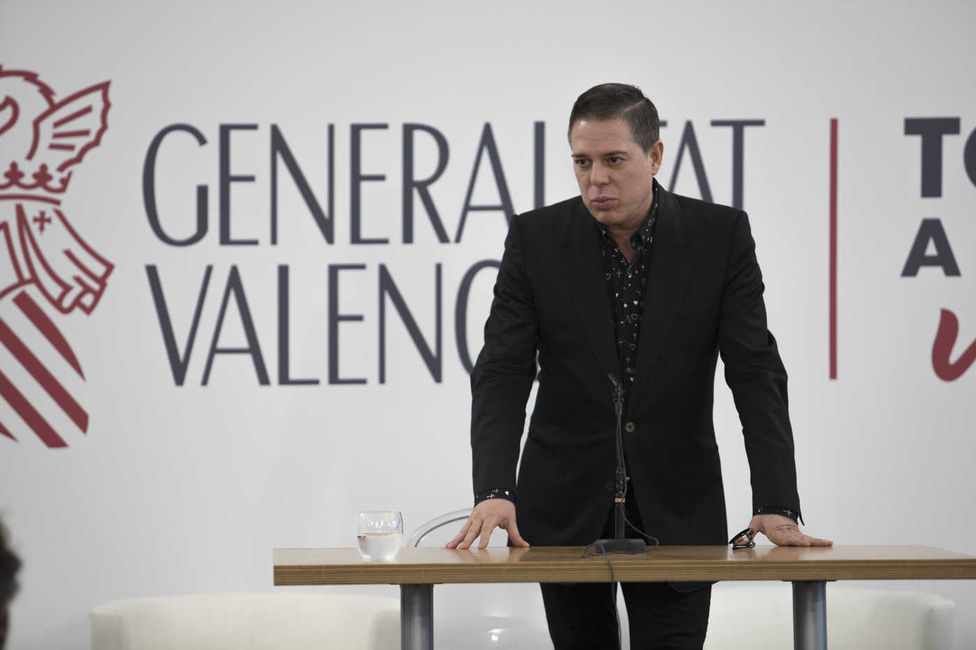 Desfile 'Alicante Experience' en el Village de la Volvo (Fotos: PEPE OLIVARES)