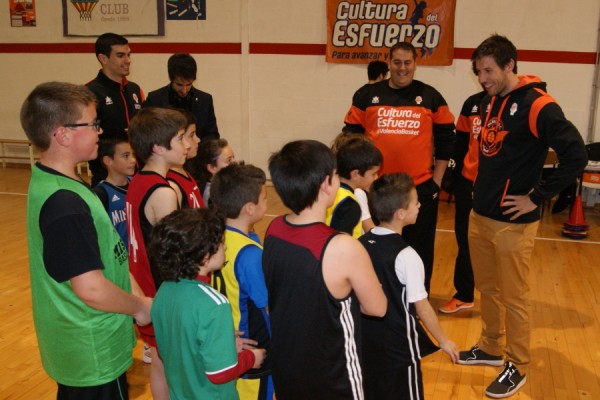 Sam Van Rossom apadrina el inicio de los entrenamientos gratuitos para chicos y chicas
