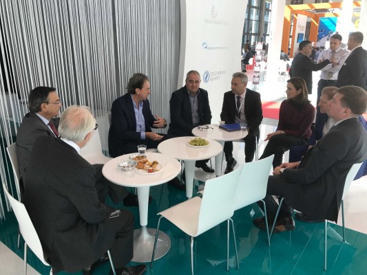 PortCastelló exhibe en Rímini su capacidad para importar arcilla y exportar maquinaria cerámica