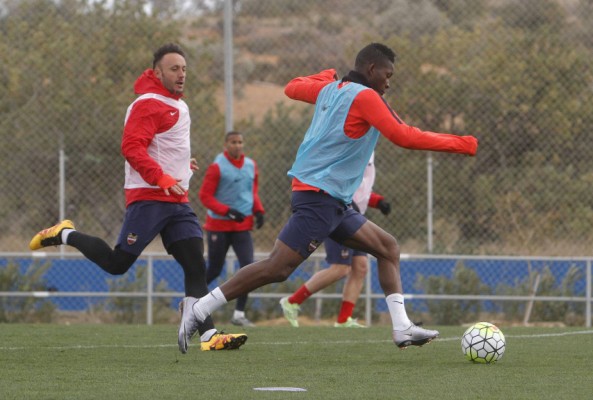 La plantilla retoma el trabajo en Buñol tras la victoria en el derbi