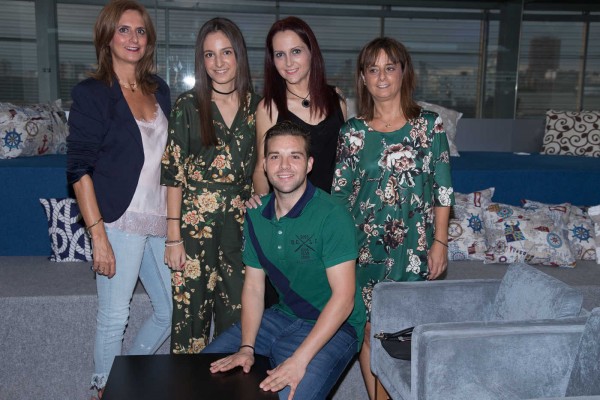 Gala de entrega de becas y títulos IMEP (fotos PEPE OLIVARES) 