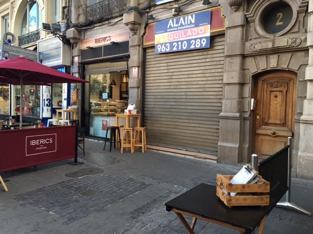 Las franquicias relevan al comercio histórico en la plaza Santa Catalina de Valencia
