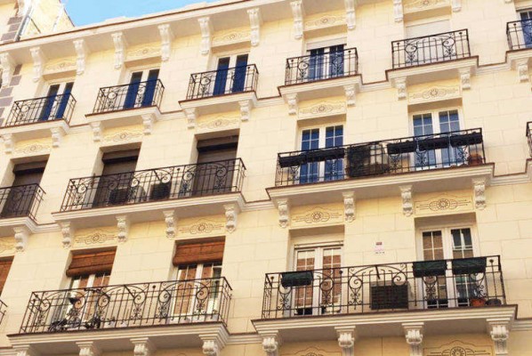 Housers devuelve 850.000 euros a 953 inversores de un edificio residencial en Alboraya