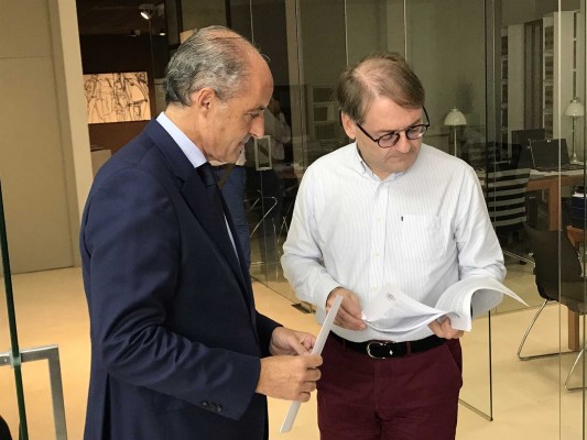 Camps defiende que las adjudicaciones a Orange Market fueron 