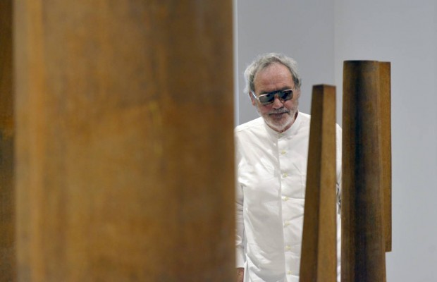 'Fluidos' y sensualidad: un nuevo catálogo repasa la obra de Miquel Navarro entre 1976 y 2018 