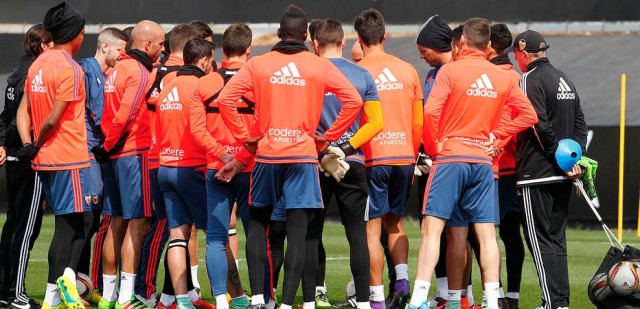 Cónclave de urgencia en Paterna con el Athletic en el horizonte