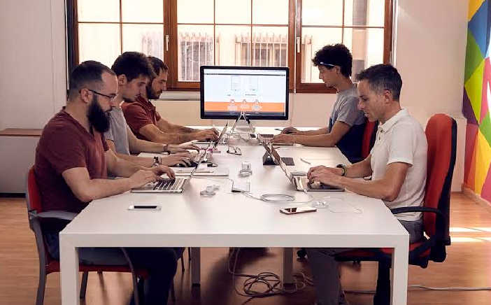 Emprendedores valencianos lanzan al mercado una 'app' para gestionar los gastos comerciales de las empresas
