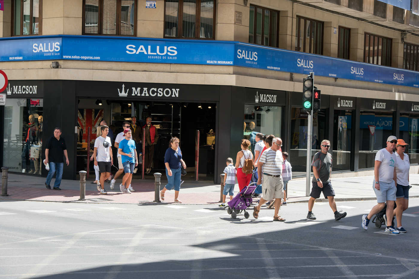 Fin al período de libertad horaria en Alicante (fotos RAFA MOLINA)