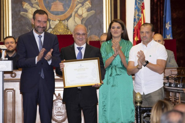 El investigador Francis Mojica, nombrado Hijo Predilecto de Elche por su contribución a la ciencia