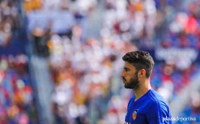 Marcelino cambiará los dos laterales ante la Real Sociedad