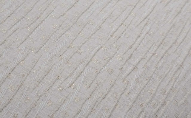 Una empresa textil valenciana hace colchas con los plásticos basura del mar