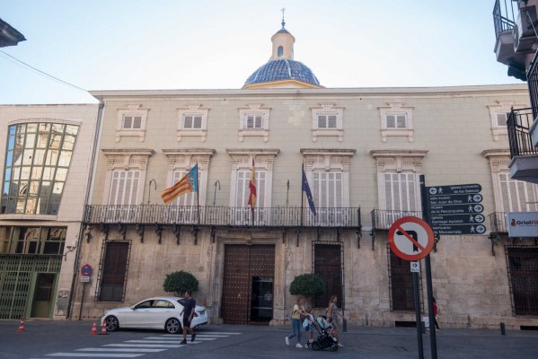 El PP de Orihuela rechaza que comparezca la exasesora Mónica Díaz en la comisión por espionaje