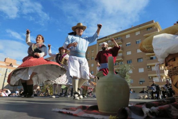 'D'arrel': l'encontre que vol renovar el folklore a colp de cercaviles i tallers, recau a Montesa