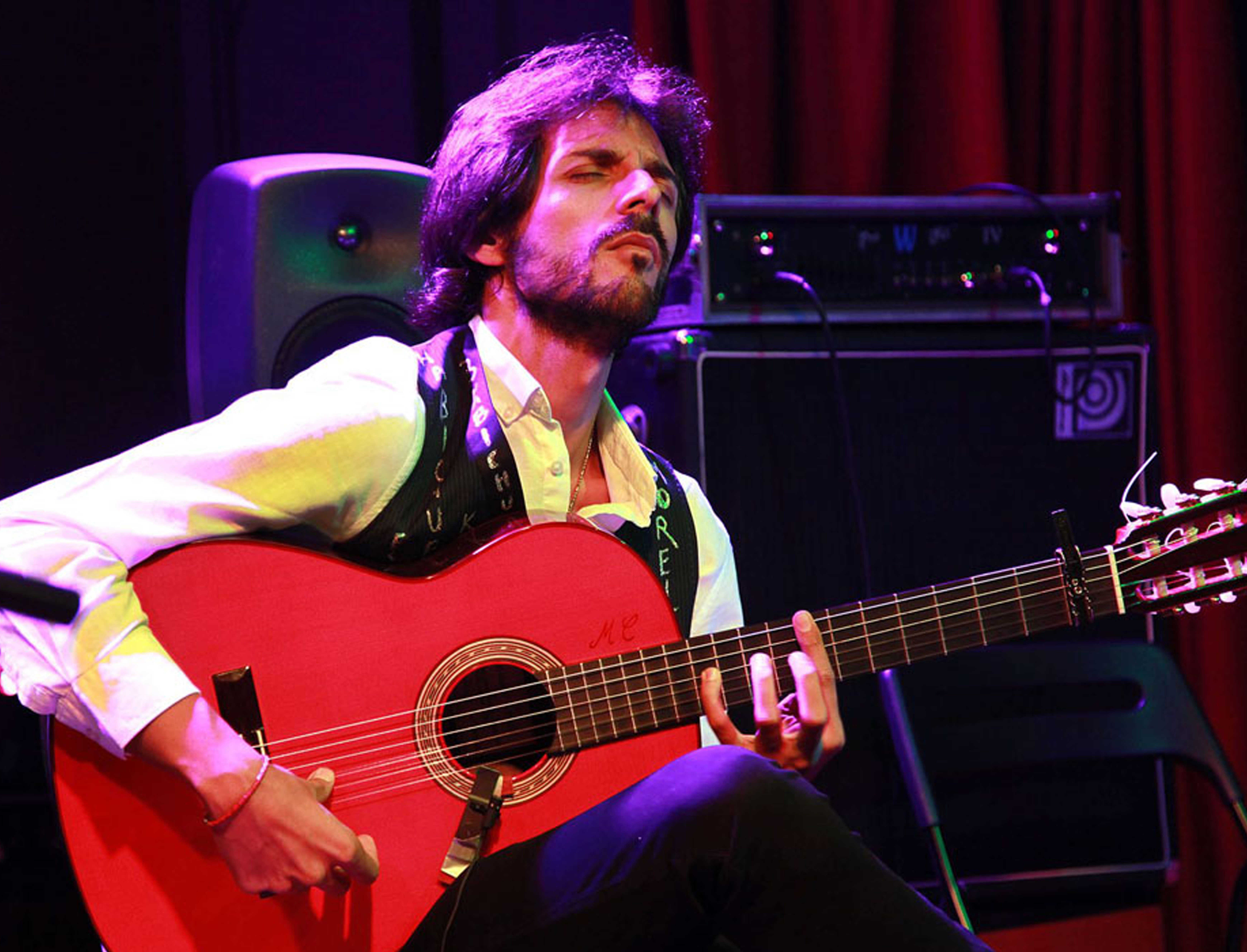  Juan Habichuela Nieto llena el Teatro Talia de flamenco con 'El sentimiento de mi ser' 