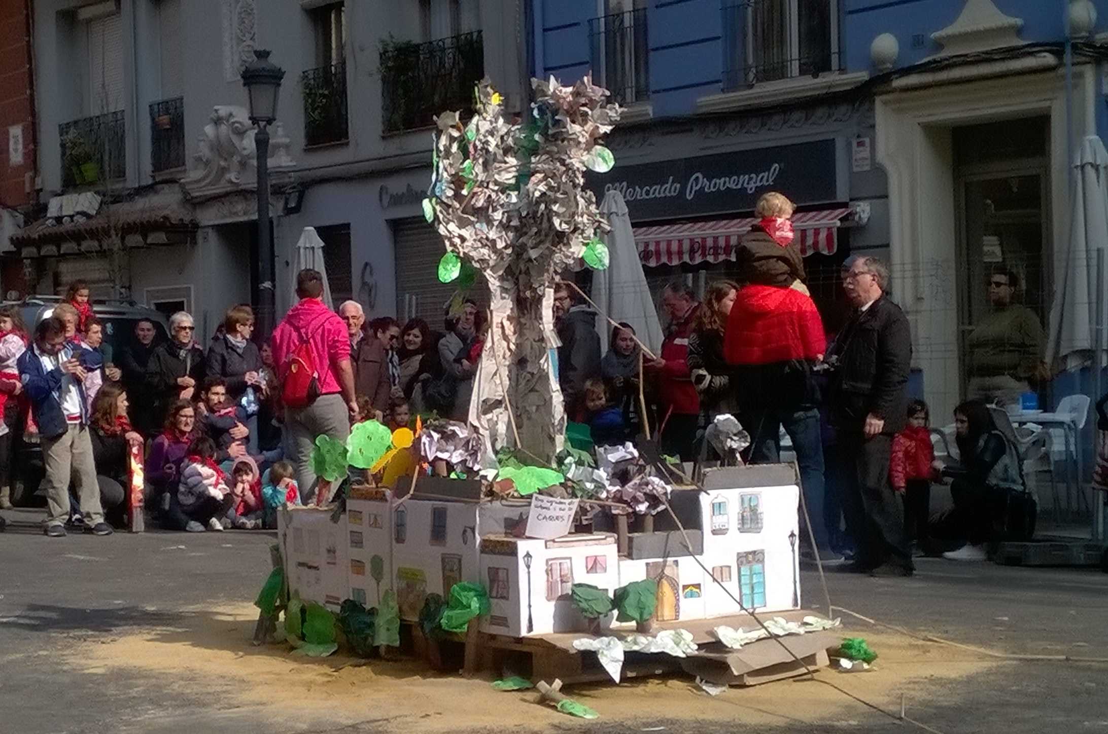 La Agrupación Vecinal de Russafa envia a Joan Ribó más de 3.000 firmas para remodelar el parque Manuel Granero