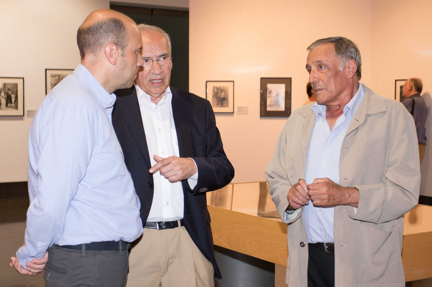 Inauguración de la exposición 'Todo Centelles' en la Lonja del Pescado en Alicante (foto PEPE OLIVARES)