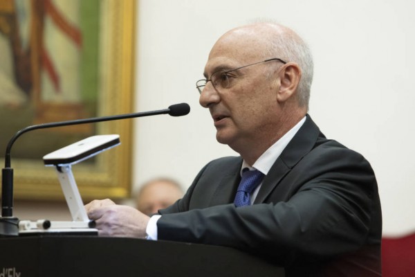 Francis Mojica podría convertirse este lunes en el tercer Nobel científico español
