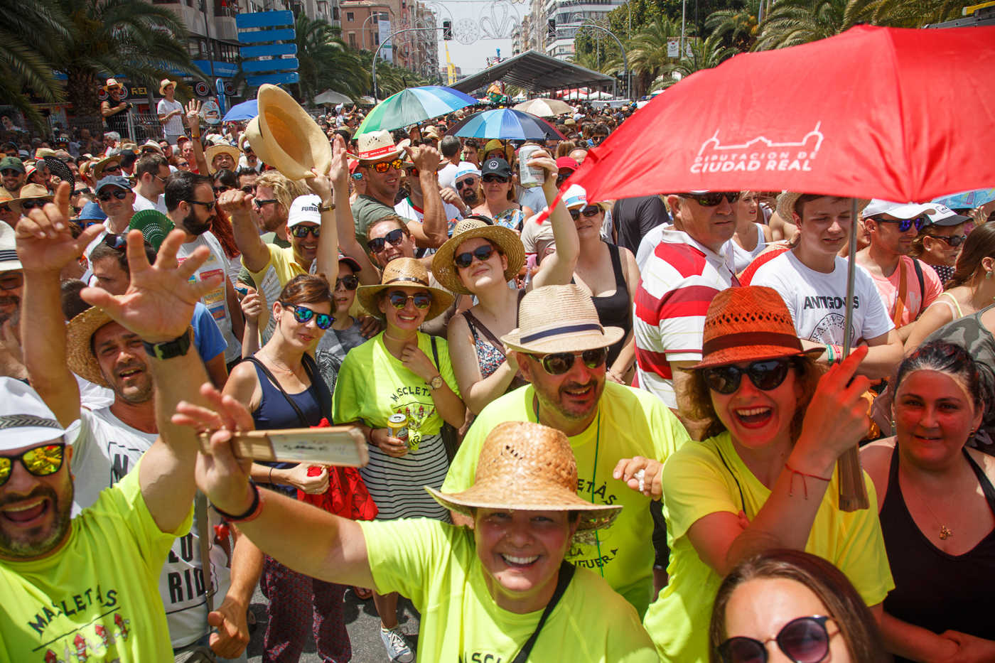 Mascletà de Fogueres del sábado 24 de junio (Fotos: PEPE OLIVARES)