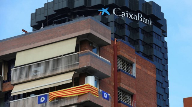 Cataluña cumple un año de la fuga de las sedes sociales de sus principales empresas