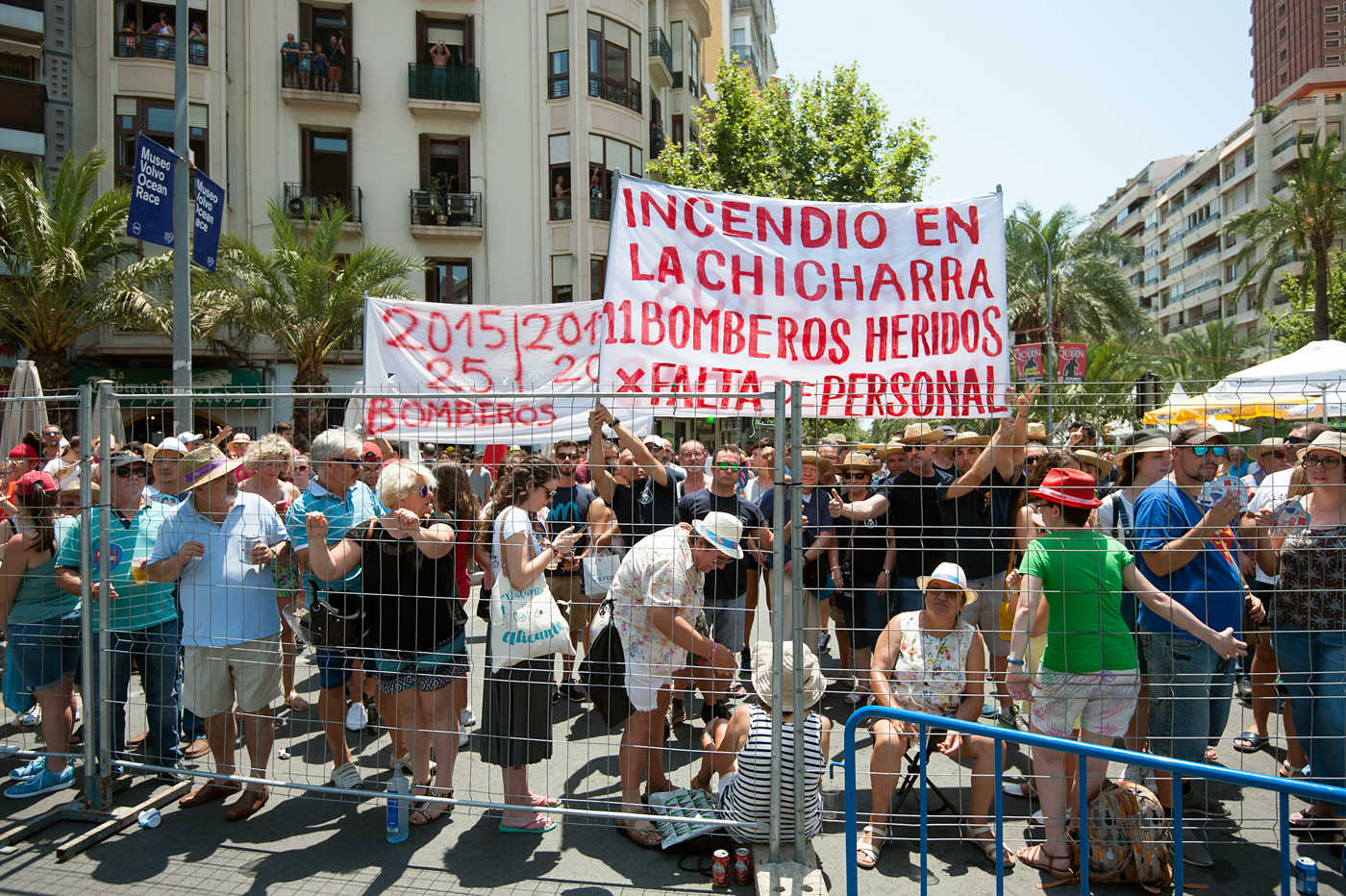 Mascletà de les fogueres de Alicante 23 de junio (fotos RAFA MOLINA)