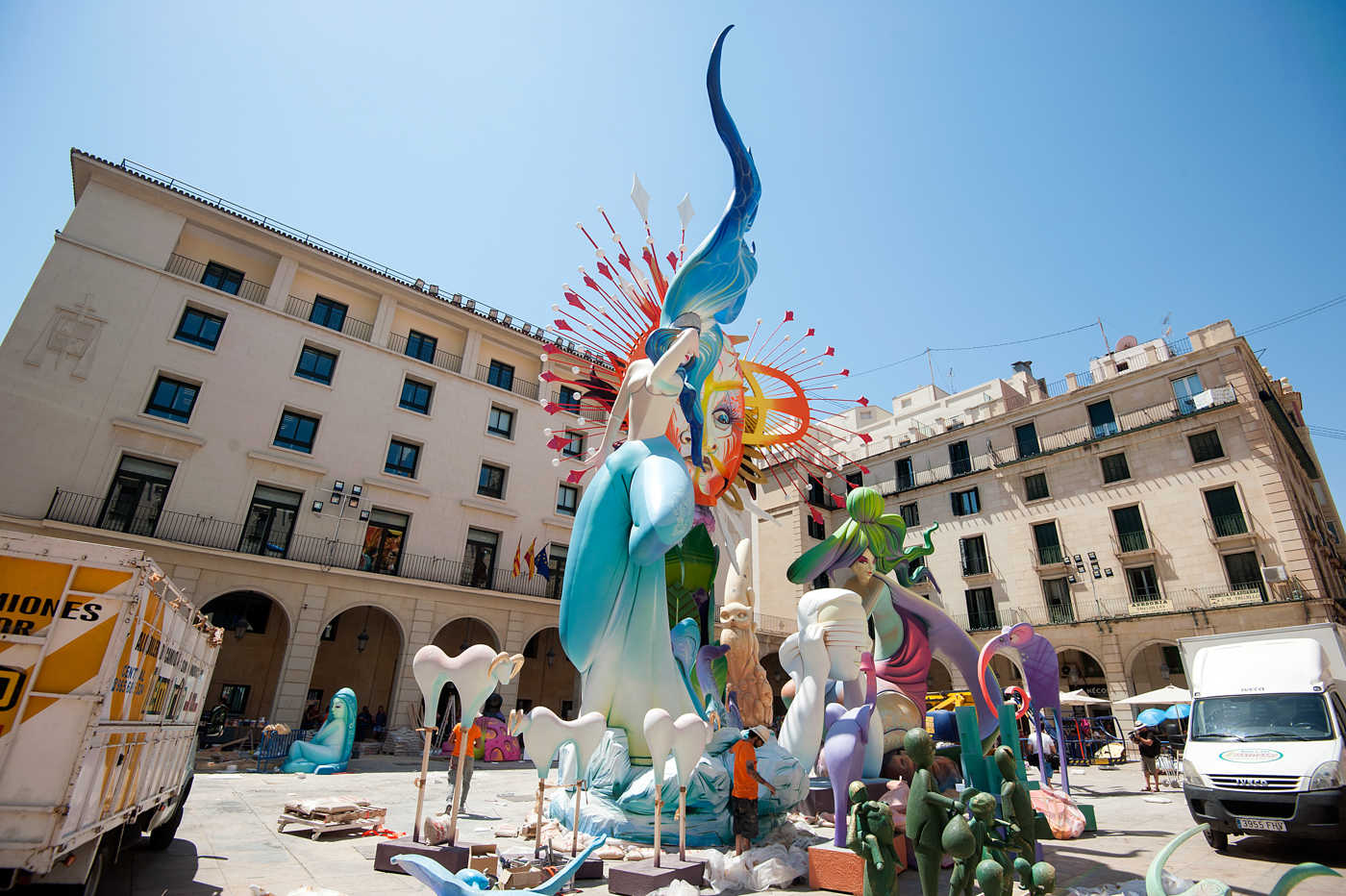 Muixeranga y foguera oficial (Fotos: RAFA MOLINA)