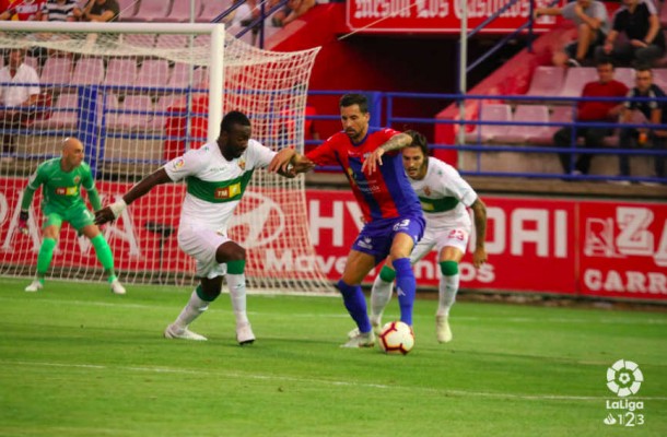 El Elche empata en los últimos minutos con doblete de Sory y un jugador menos
