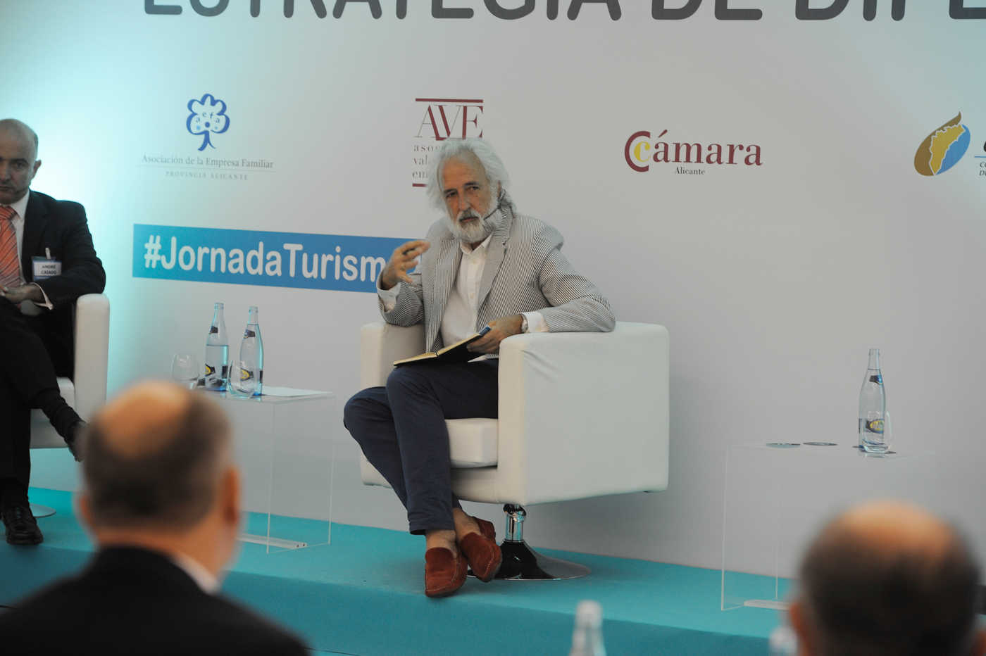 Jornada de Turismo de AVE en Benidorm (Fotos: RAFA MOLINA)