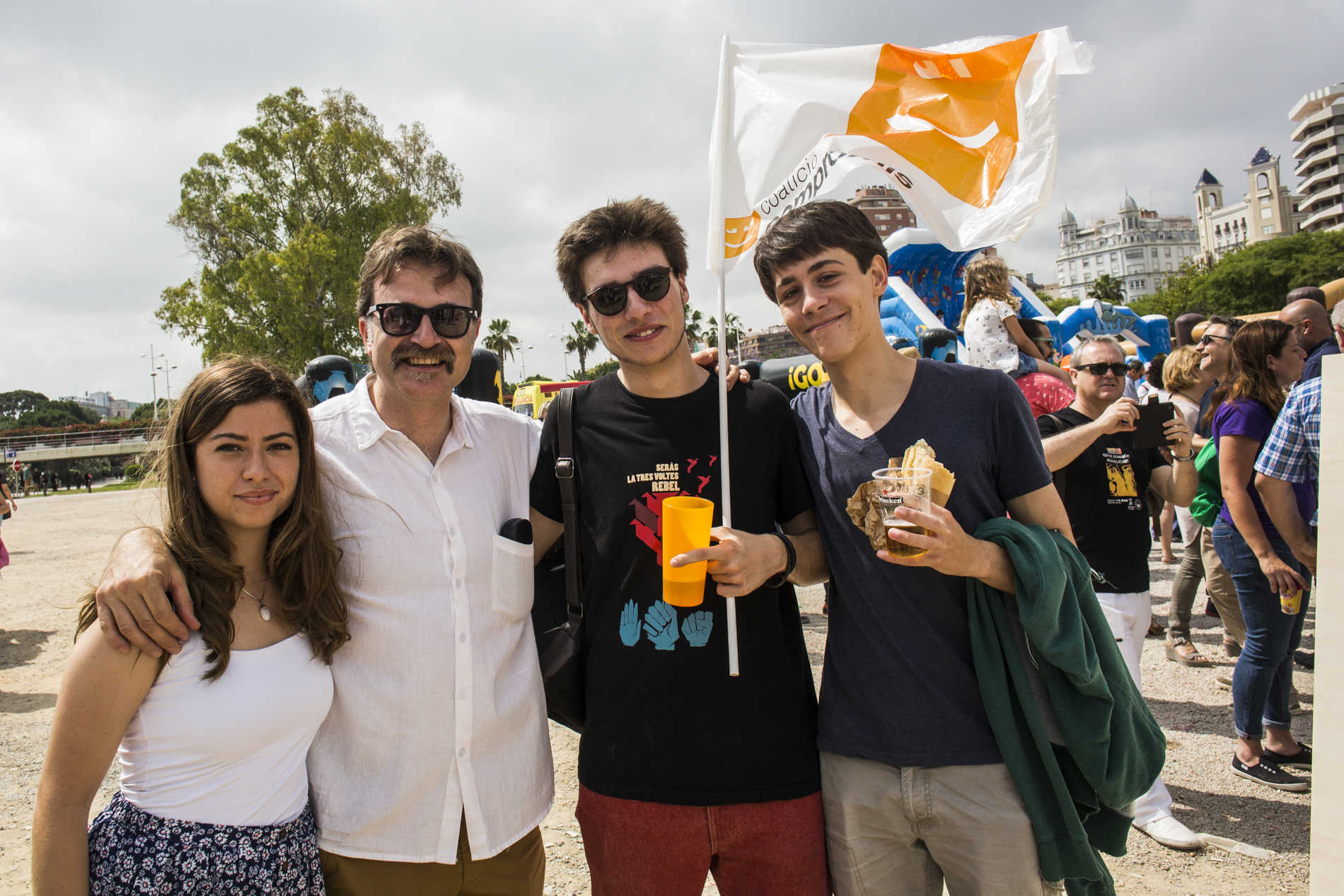 Fiesta de aniversario de Compromís por sus dos años en las instituciones (Fotos: EVA MÁÑEZ)