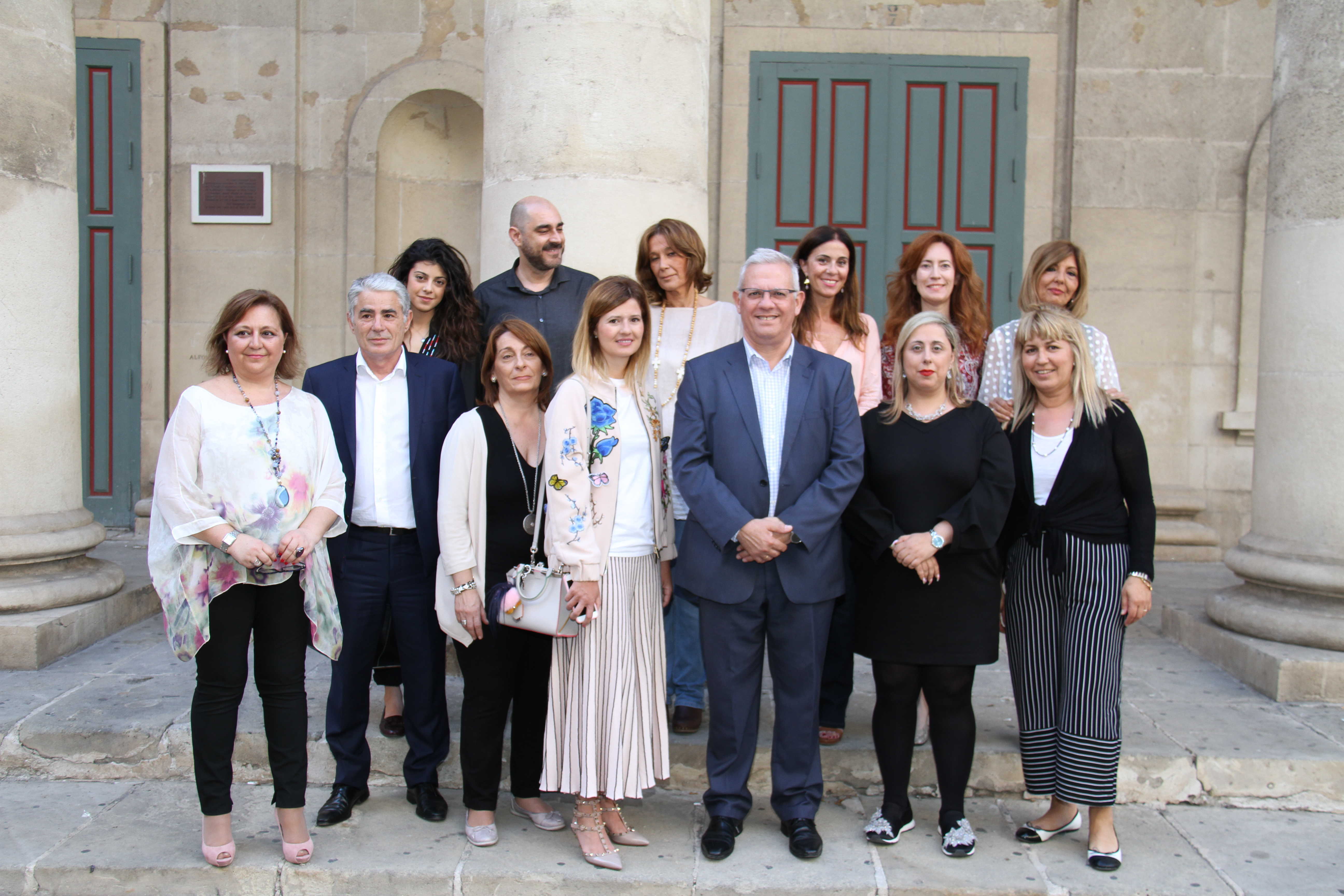 Artistas en Vitrina en comercios de la Calle del Teatro y adyacentes  (fotos Alicante Blue Eventos)
