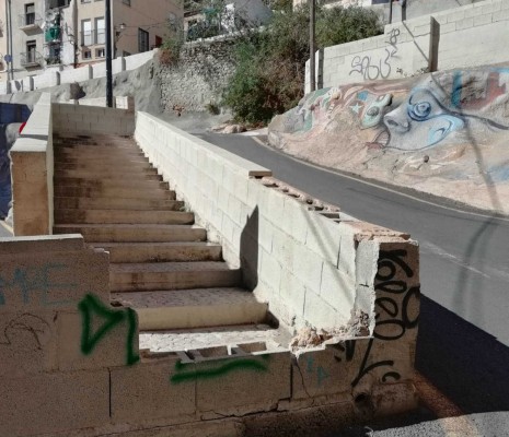 Los vecinos del Casco Antiguo denuncian el deterioro del barrio por el vandalismo y la dejadez