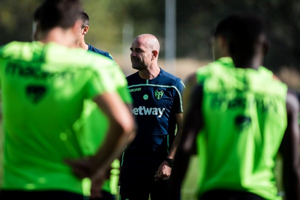 El Levante prepara el partido ante el Getafe sin Chema, lesionado, ni Bardhi, resfriado 