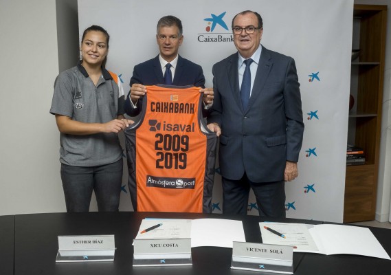 CaixaBank amplía su apoyo al Valencia Basket y apuesta también por el primer equipo femenino
