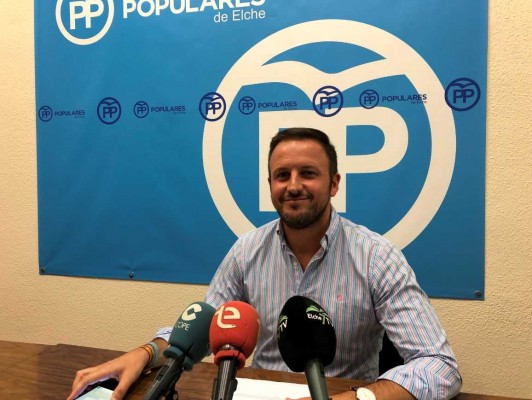 El PP de Elche rechaza la subida salarial del 1,5% del alcalde, concejales y asesores