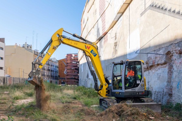 ¡Día de oro en el IVAM!: Moncloa habla de mejorar su presupuesto y arrancan las obras del jardín