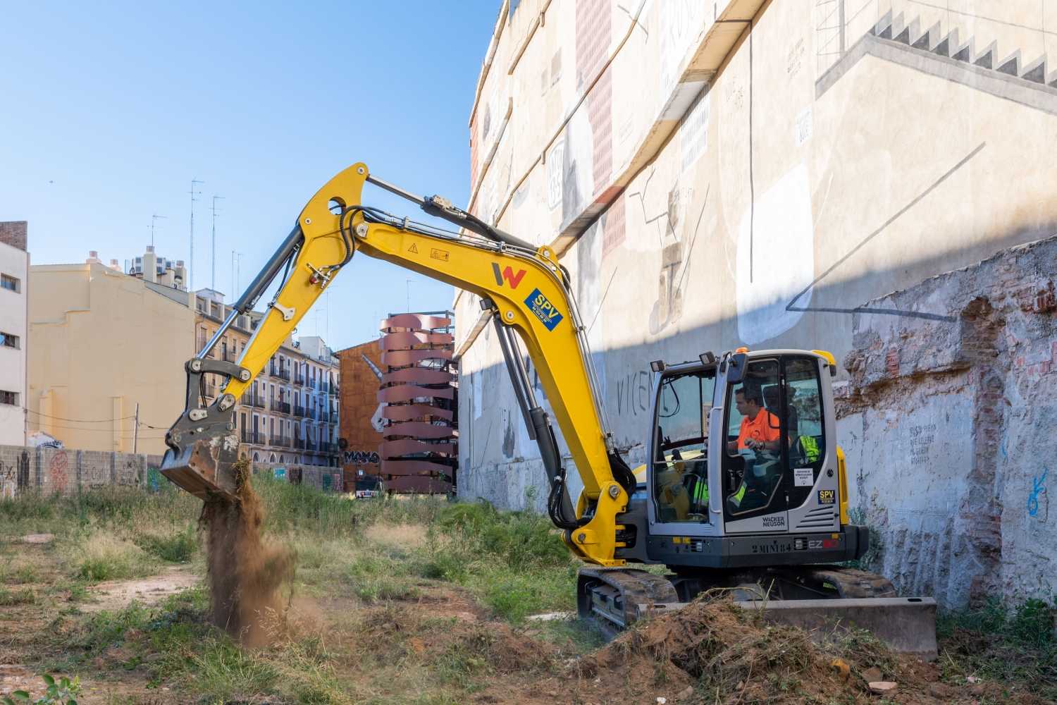 ¡Día de oro en el IVAM!: Moncloa habla de mejorar su presupuesto y arrancan las obras del jardín