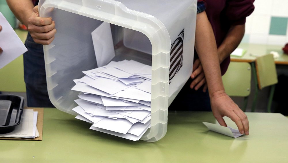 Urna del referéndum ilegal del 1-O | EFE - 