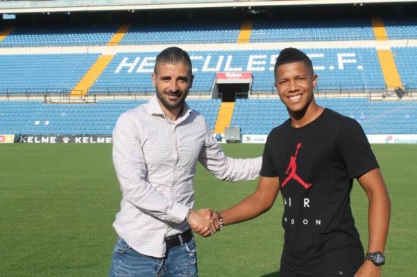 Alvarado dice que está creciendo como persona y futbolista en el Hércules