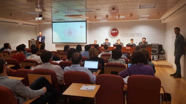 La población dependiente se duplicará hasta alcanzar el 60% en 2050, según la AIReF