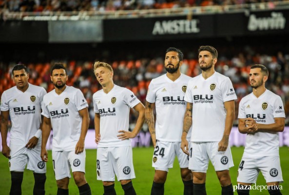 El Valencia tratará de poner fin ante el Barça a su irregularidad como local
