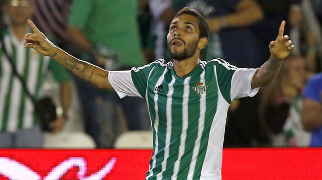 El Valencia CF 'espía' a Petros