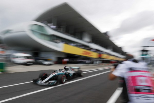 Hamilton se agiganta, Vettel se desquicia


