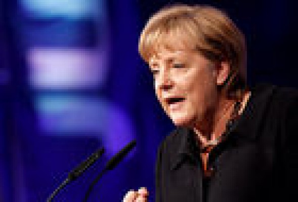 Merkel revela que la capacidad del fondo de rescate debe superar el billón de euros