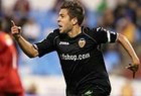 El Valencia gana en Zaragoza