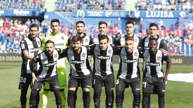 Paco López repite alineación por segunda vez en 19 partidos