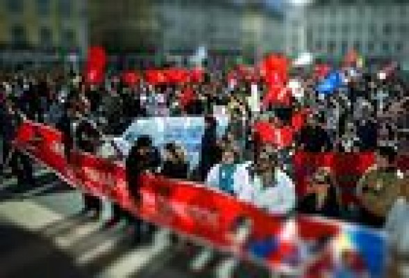 Los sindicatos lusos rechazan un aumento de media hora en el horario laboral
