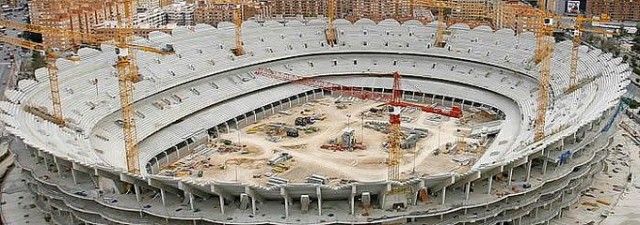 La Generalitat y el Ayuntamiento buscan una salida al nuevo Mestalla