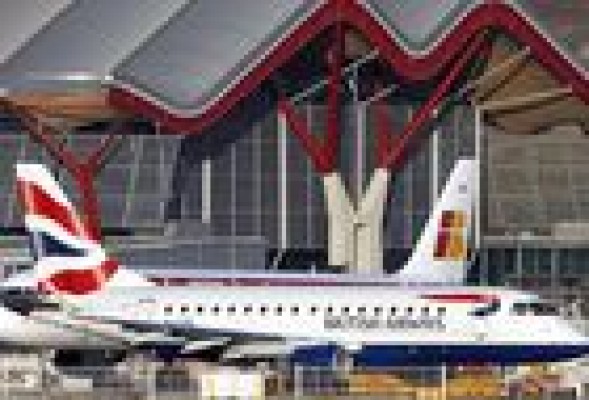 IAG prevé elevar su beneficio operativo e invertir más
