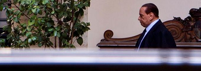 Berlusconi dimite, Italia respira