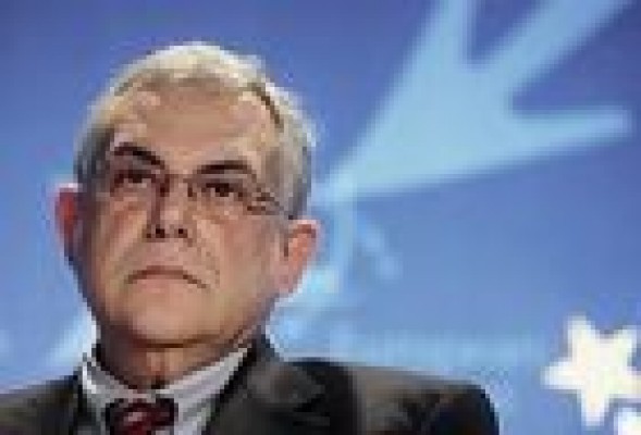 Lukas Papadimos logra un amplio apoyo para la 